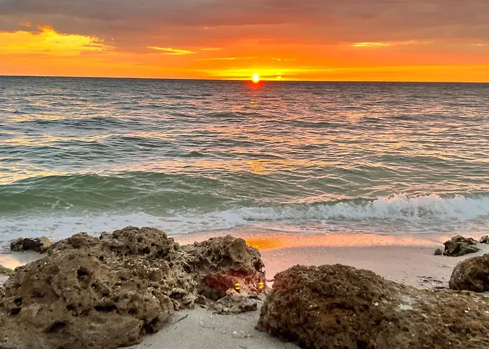 Coconut Castaway - Ocean Views, Walk To Beach, Golf Cart, Club Pool