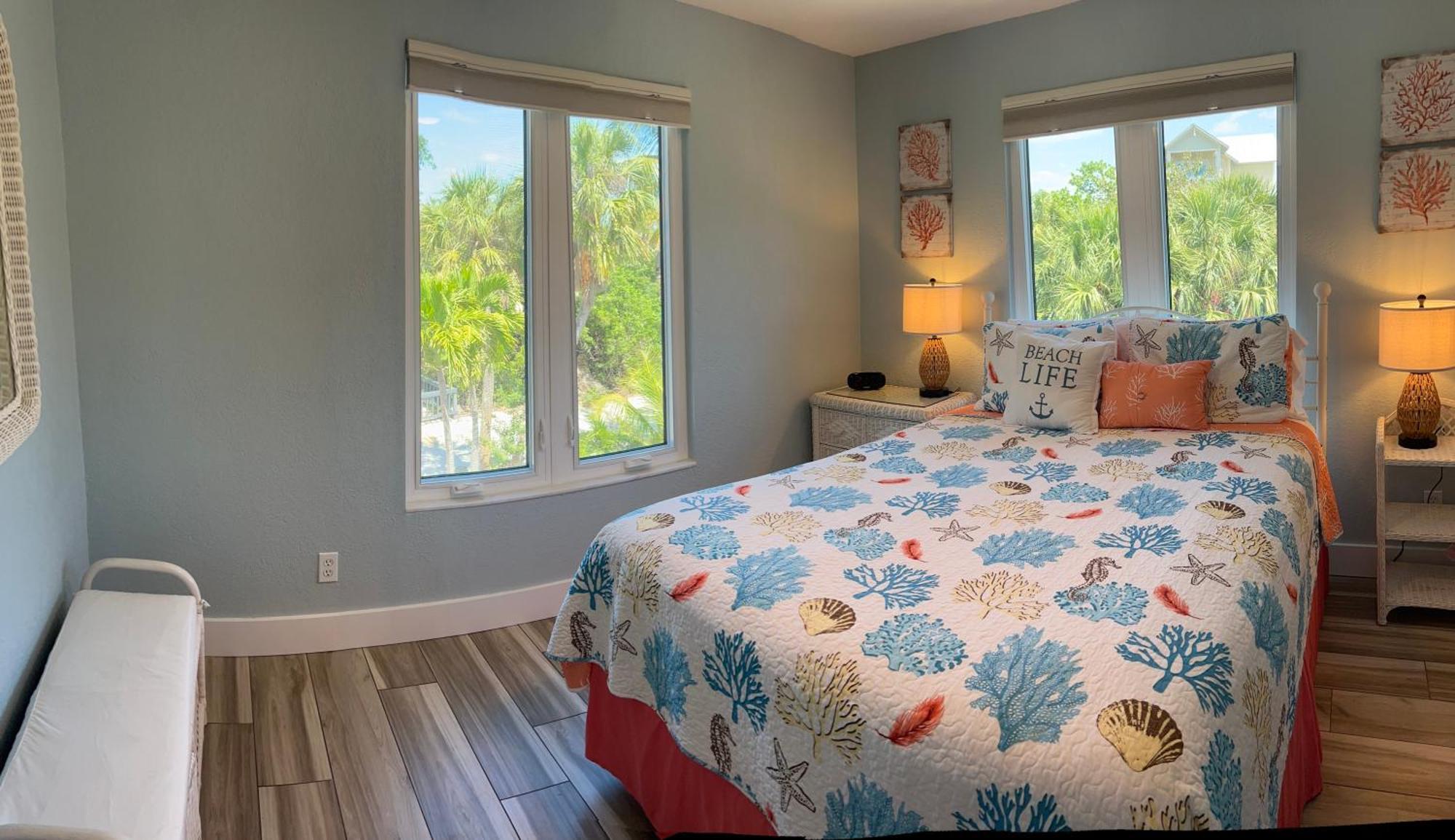 Coconut Castaway - Ocean Views, Walk To Beach, Golf Cart, Club Pool * North Captiva