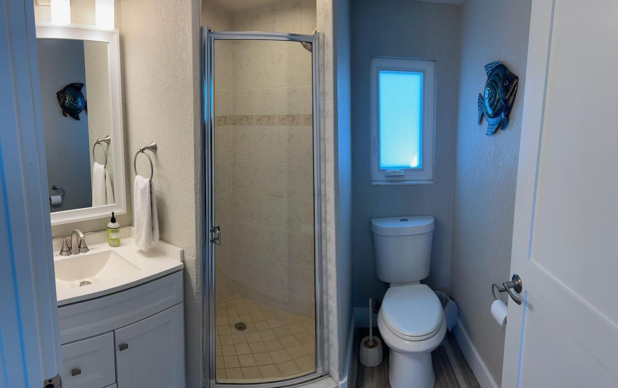 Holiday home Coconut Castaway - Ocean Views, Walk To Beach, Golf Cart, Club Pool