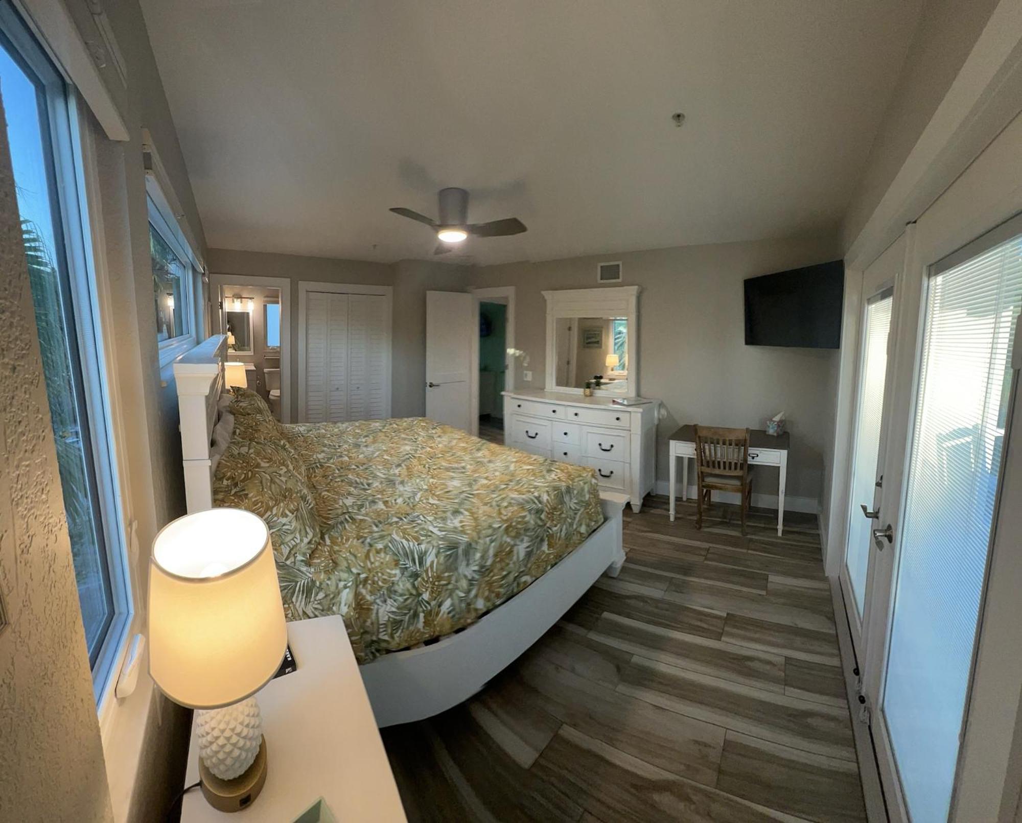 Coconut Castaway - Ocean Views, Walk To Beach, Golf Cart, Club Pool Holiday home