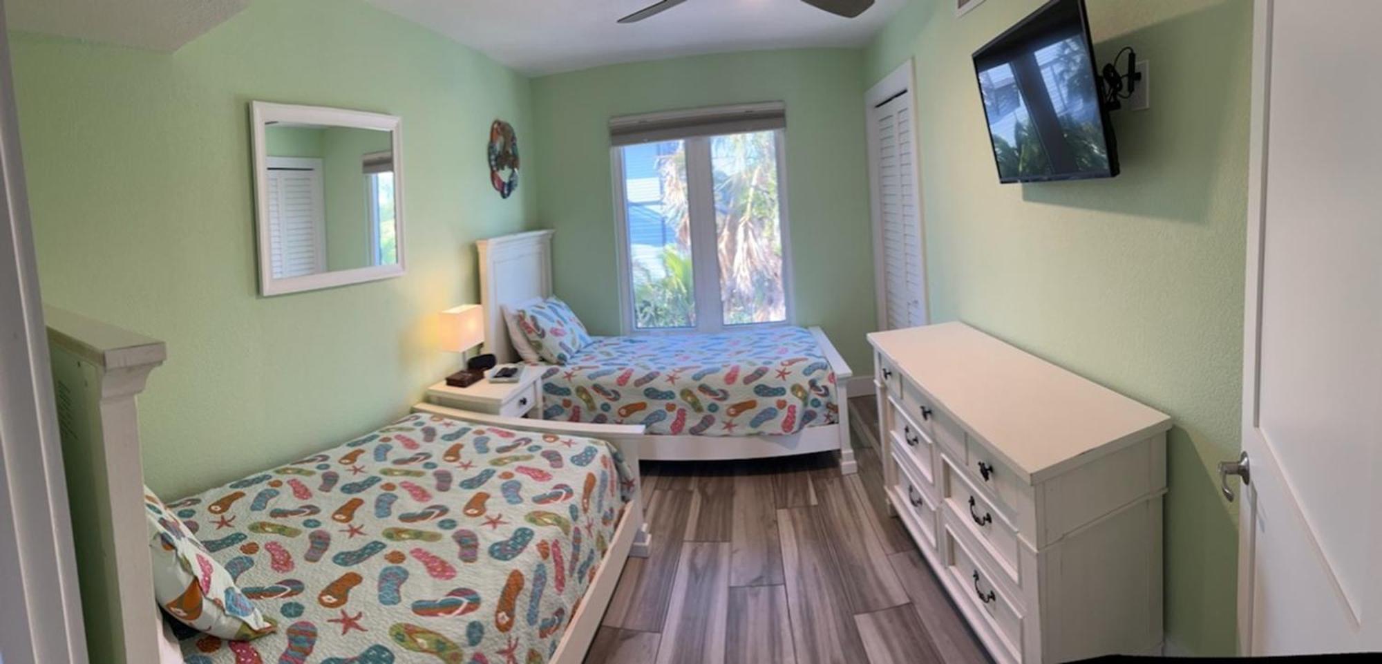 Coconut Castaway - Ocean Views, Walk To Beach, Golf Cart, Club Pool * North Captiva